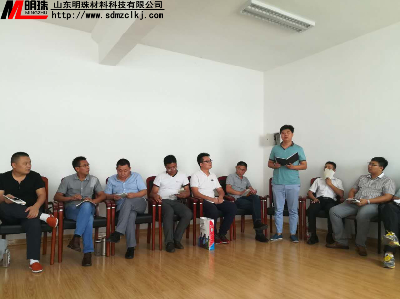 參訓人員積極回答問題 參訓人員積極回答問題