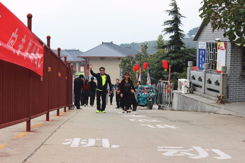 張總與夫人一起來到終點(diǎn) 張總與夫人一起來到終點(diǎn)