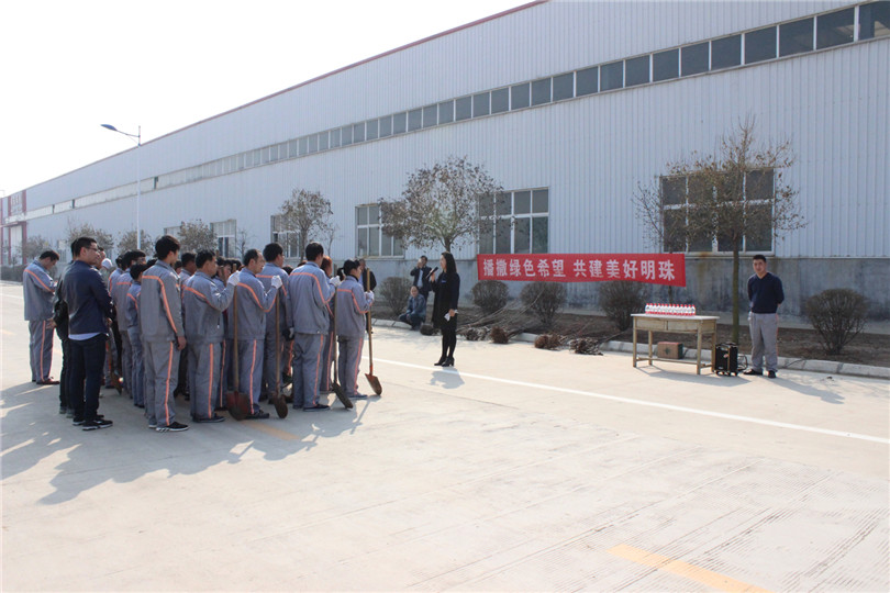 時總為植樹活動作動員講話 時總為植樹活動作動員講話