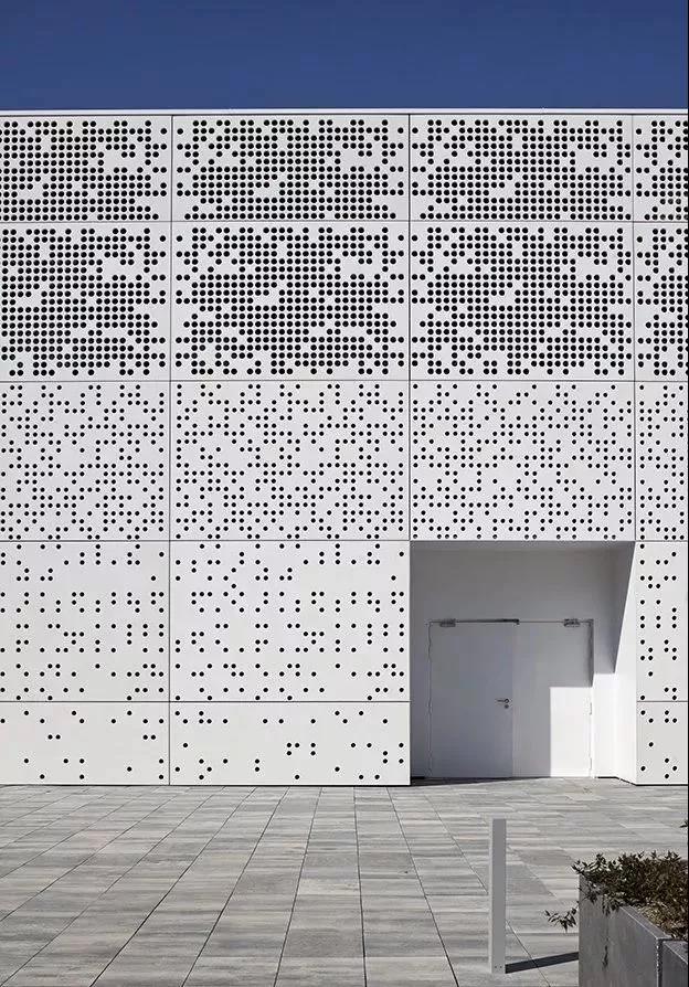 雕花鋁單板幕墻10 雕花鋁單板幕墻10