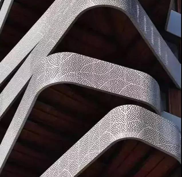 雕花穿孔鋁單板幕墻24 雕花穿孔鋁單板幕墻24