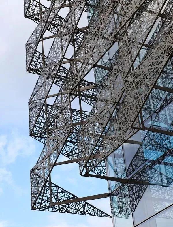 雕花穿孔鋁單板幕墻34 雕花穿孔鋁單板幕墻34