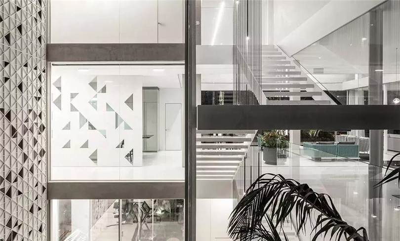 擁有三角形縷空鋁單板立面的特拉維夫住宅17 擁有三角形縷空鋁單板立面的特拉維夫住宅17