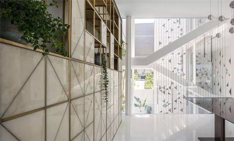 擁有三角形縷空鋁單板立面的特拉維夫住宅15 擁有三角形縷空鋁單板立面的特拉維夫住宅15