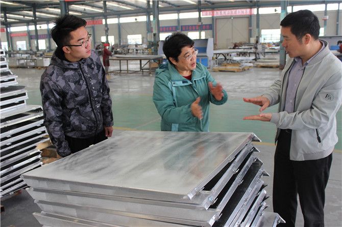 山東農(nóng)業(yè)大學(xué)土木工程專業(yè)師生來泰信股份參觀學(xué)習(xí)3 山東農(nóng)業(yè)大學(xué)土木工程專業(yè)師生來泰信股份參觀學(xué)習(xí)3