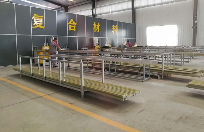 ***建筑金屬結(jié)構(gòu)協(xié)會(huì)及玻璃纖維增強(qiáng)復(fù)合材料門窗標(biāo)準(zhǔn)編制組領(lǐng)導(dǎo)蒞臨指導(dǎo)9