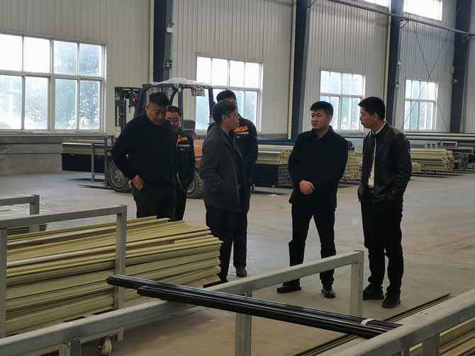 ***建筑金屬結(jié)構(gòu)協(xié)會(huì)及玻璃纖維增強(qiáng)復(fù)合材料門窗標(biāo)準(zhǔn)編制組領(lǐng)導(dǎo)蒞臨指導(dǎo)10