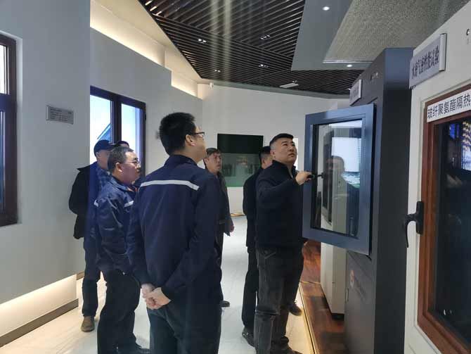 ***建筑金屬結(jié)構(gòu)協(xié)會(huì)及玻璃纖維增強(qiáng)復(fù)合材料門窗標(biāo)準(zhǔn)編制組領(lǐng)導(dǎo)蒞臨指導(dǎo)8