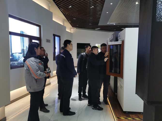 ***建筑金屬結(jié)構(gòu)協(xié)會(huì)及玻璃纖維增強(qiáng)復(fù)合材料門窗標(biāo)準(zhǔn)編制組領(lǐng)導(dǎo)蒞臨指導(dǎo)7