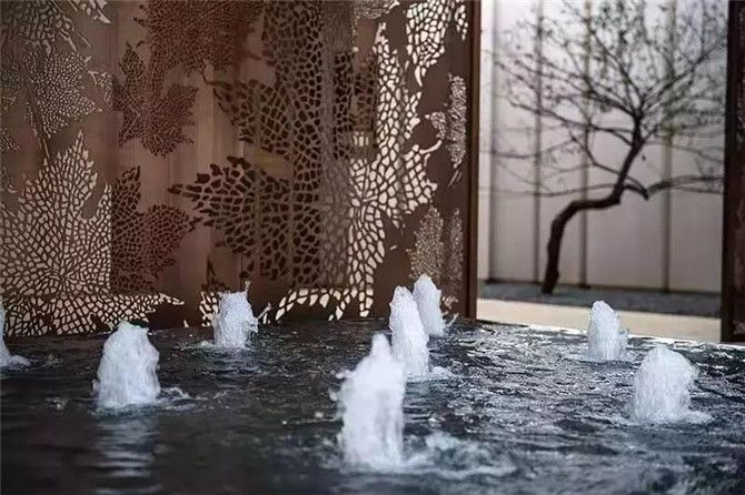 金屬板，經(jīng)過藝術(shù)的加工也可以如此炫酷！